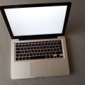 Vand MacBook Unibody (Aluminiu) 13.3 inch display, Core 2 Duo 2.0 GHz, 2GB DDR3. Stare exceptionala. Baterie ca noua, 57 de cicluri! Super PRET!
